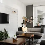 Rhodes 2*